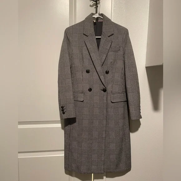 Plaid woman’s coat - Picture 1 of 3
